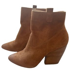 Pelle Moda Women's Brown Suede Side Zip Booties with Chunky Heel Size 9